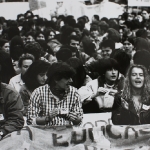 Sentada estudiantes