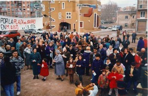 Por la plaza del barrio